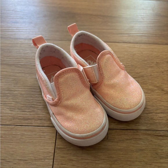 Toddler size 6 sparkly vans - Picture 1 of 4